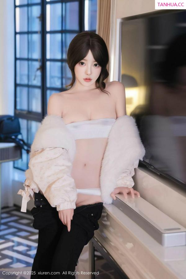   [XiuRen]高清写真图 2025.02.28 No.9950 桃妖夭 性感美腿第9张图片